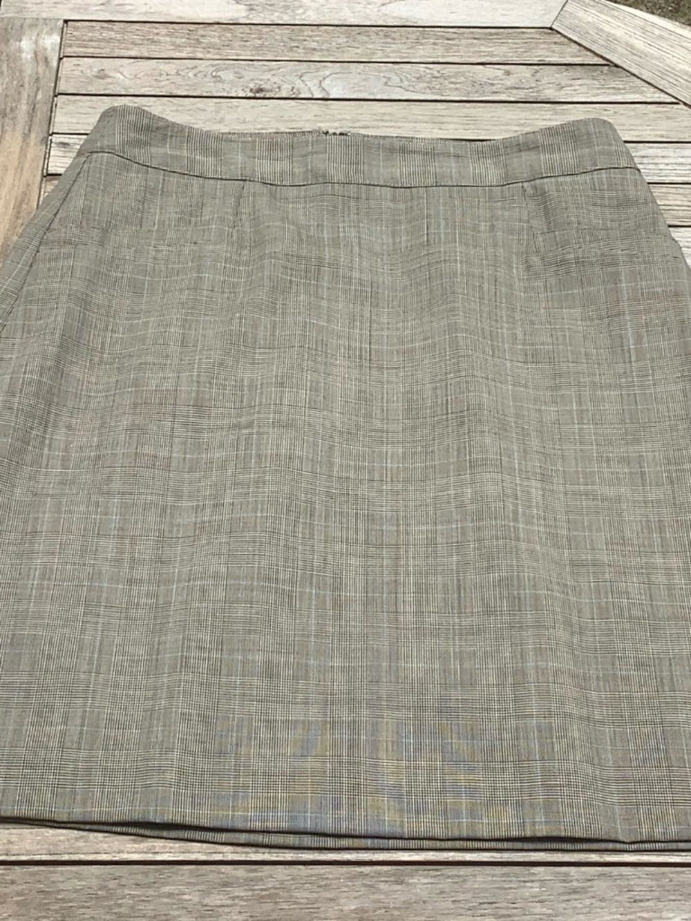 banana republic classic skirt, size 6